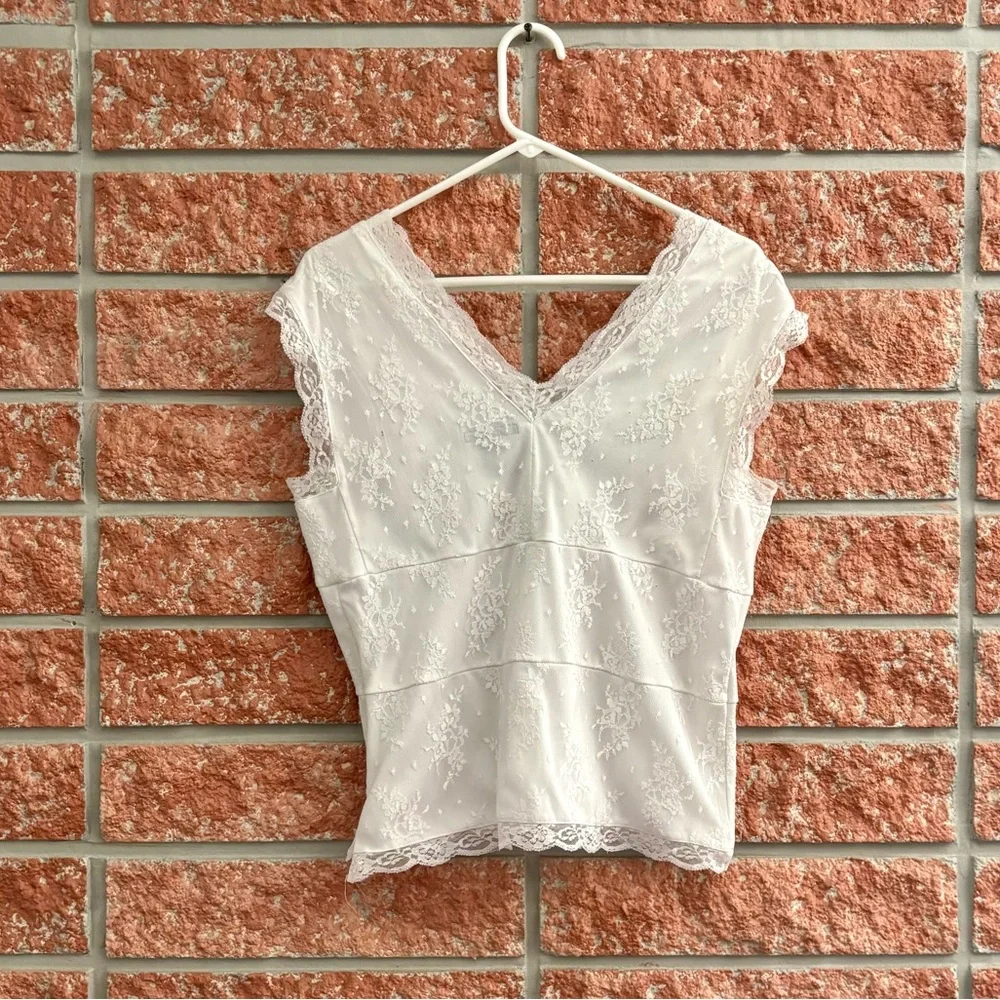 🌟 Elegant White Lace Women's Top - Picture 5 of 5